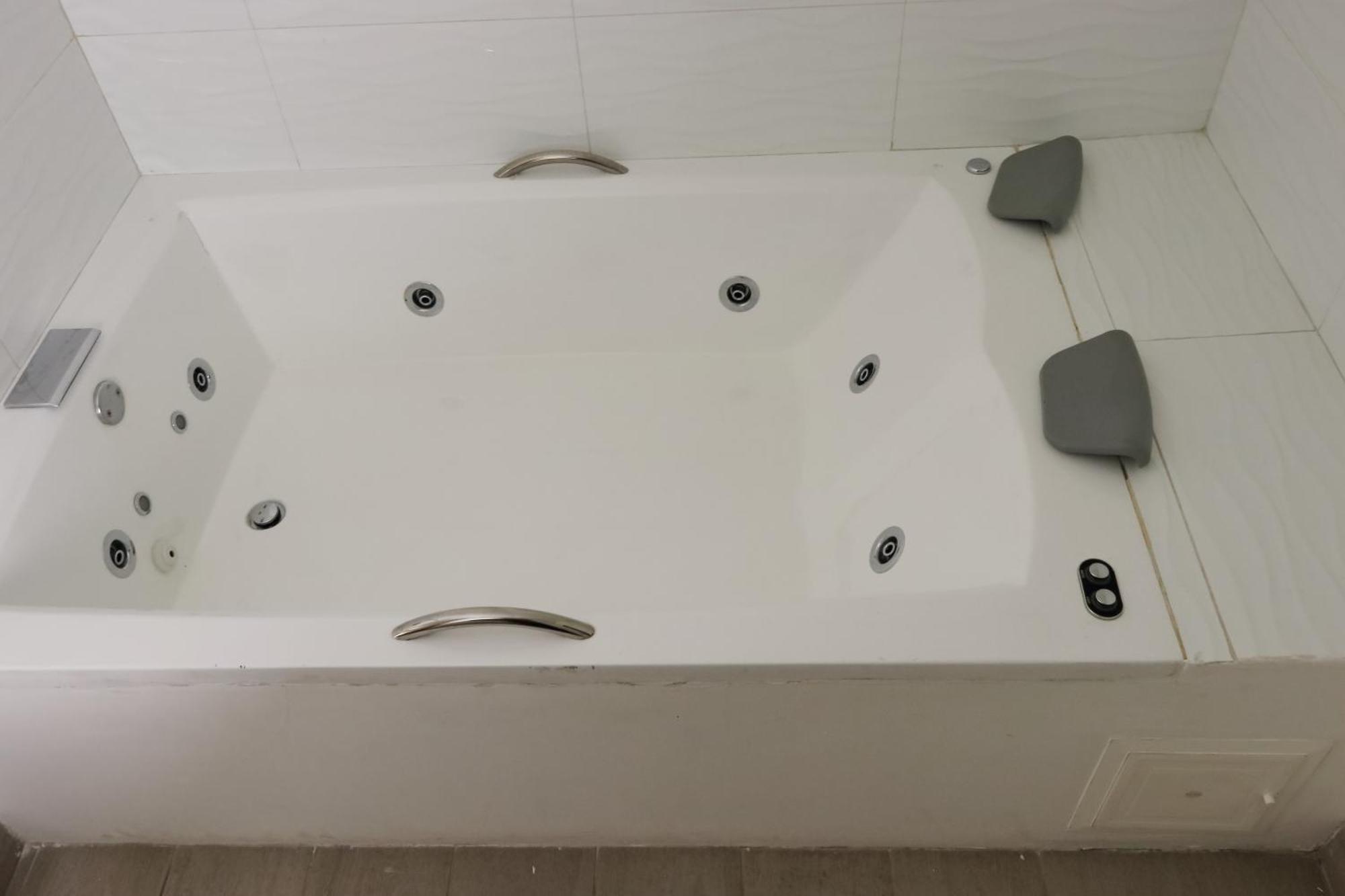 Hotel Loup Меделин Екстериор снимка