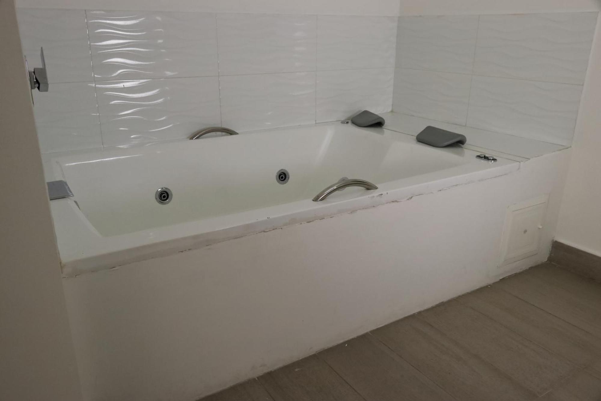 Hotel Loup Меделин Екстериор снимка