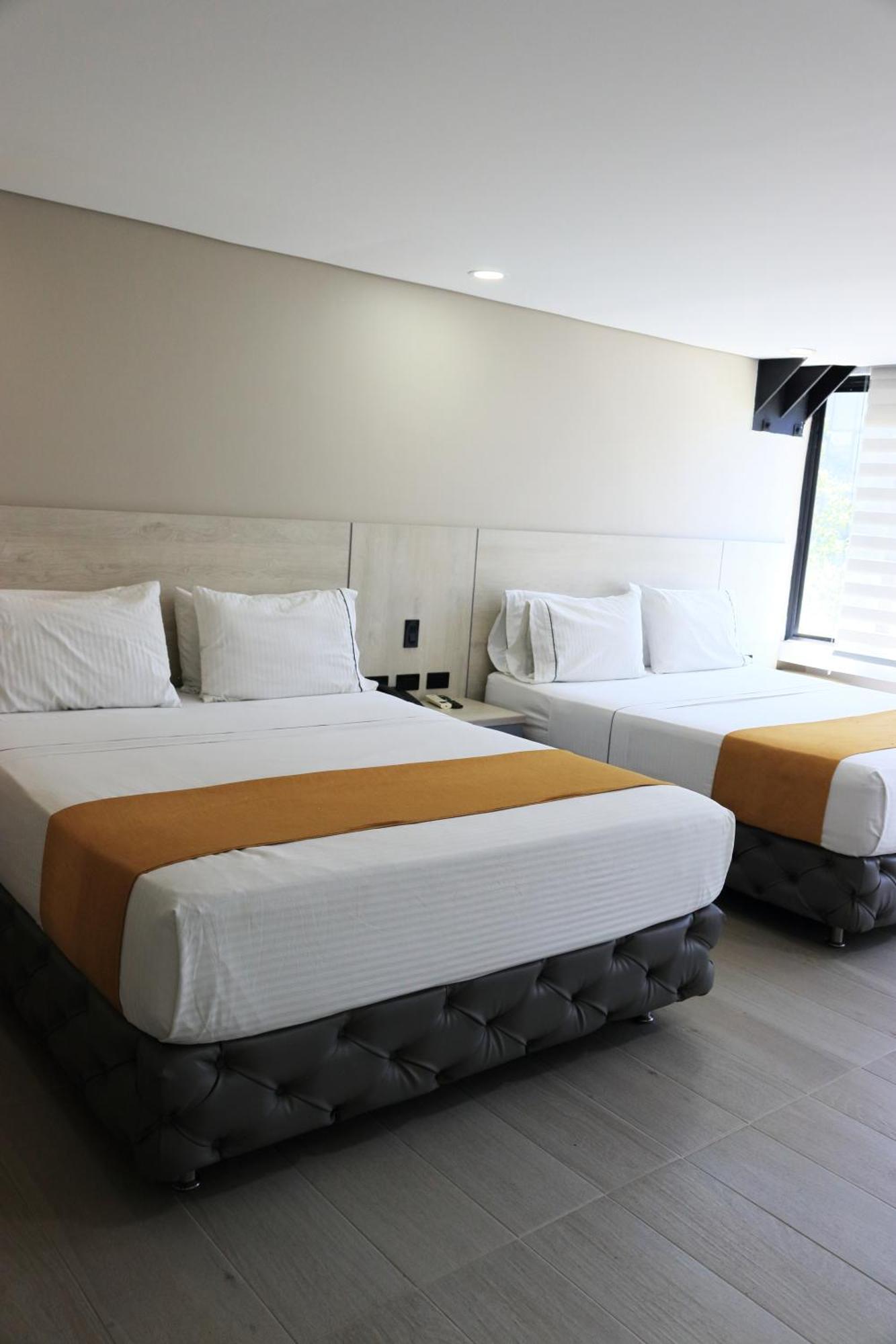 Hotel Loup Меделин Екстериор снимка