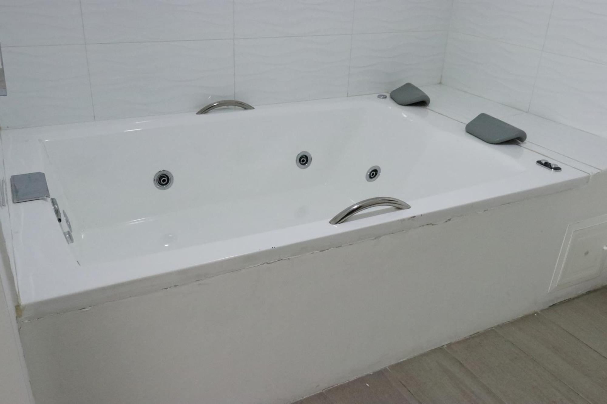 Hotel Loup Меделин Екстериор снимка