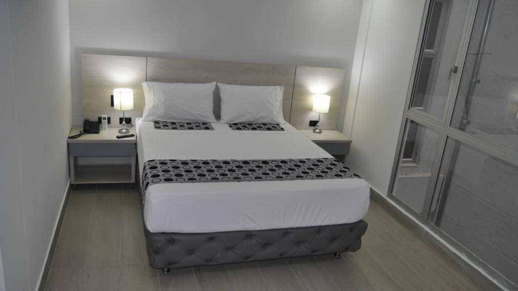 Hotel Loup Меделин Екстериор снимка