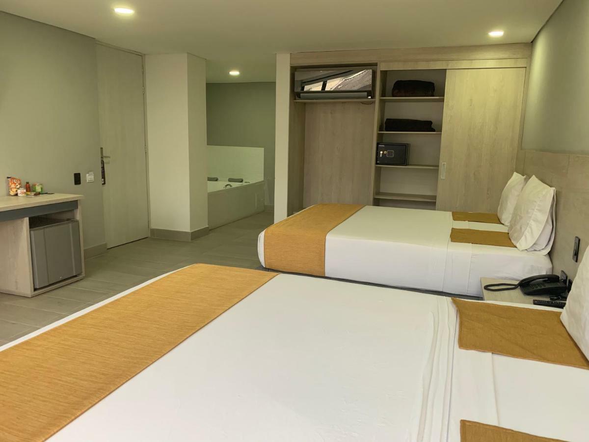 Hotel Loup Меделин Екстериор снимка